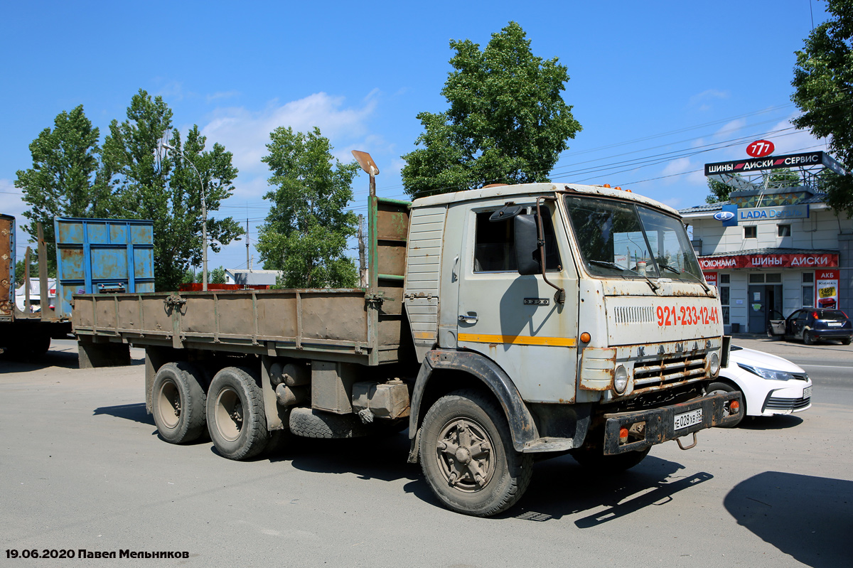 Вологодская область, № Е 028 ХВ 35 — КамАЗ-5320