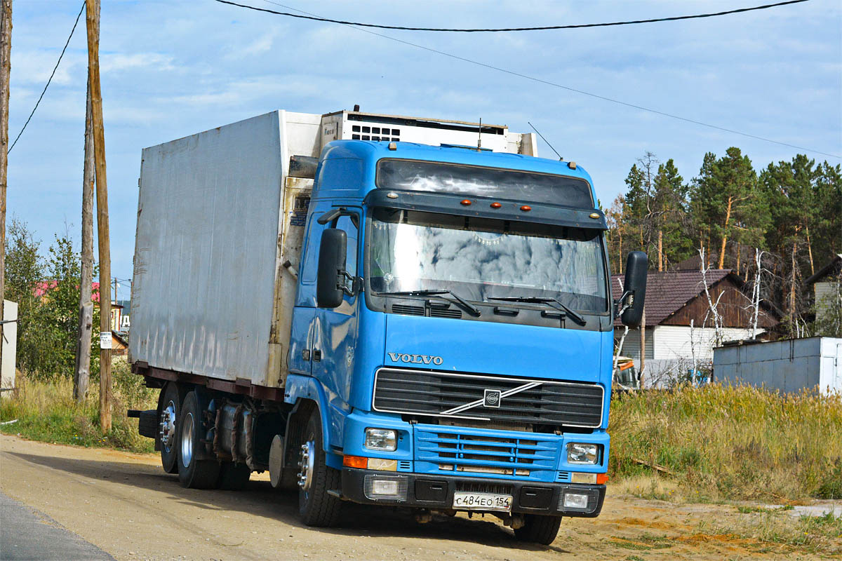 Новосибирская область, № С 484 ЕО 154 — Volvo ('1993) FH12.340