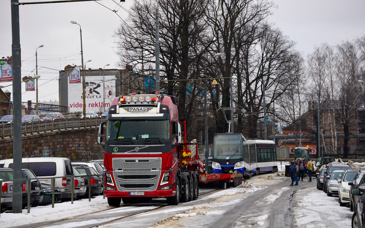 Польша, № LZA 41551 — Volvo ('2012) FH16.750