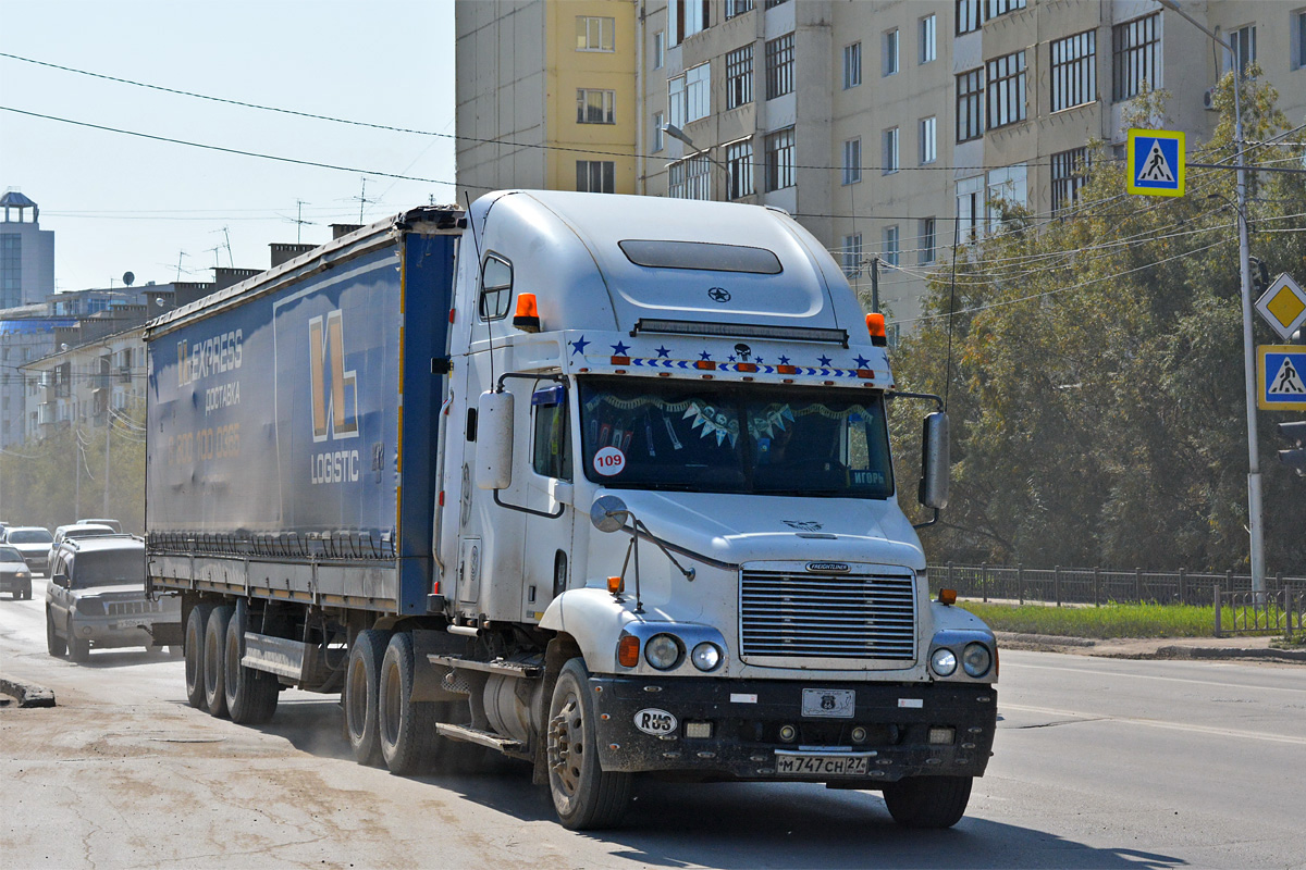 Хабаровский край, № М 747 СН 27 — Freightliner Century Class