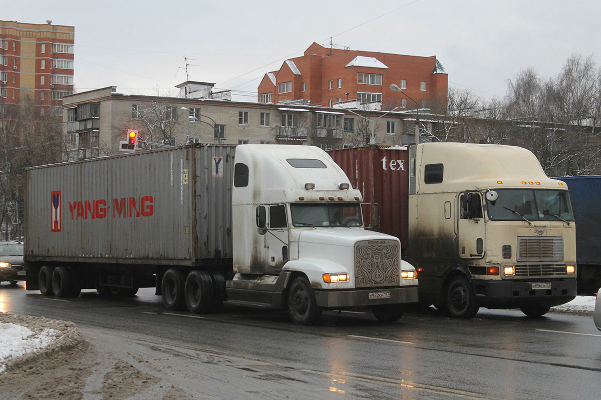 Москва, № Х 922 КН 197 — Freightliner FLD 120