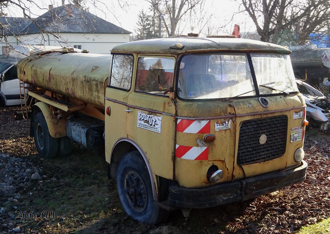 Венгрия, № JGD-975 — Škoda 706 RT