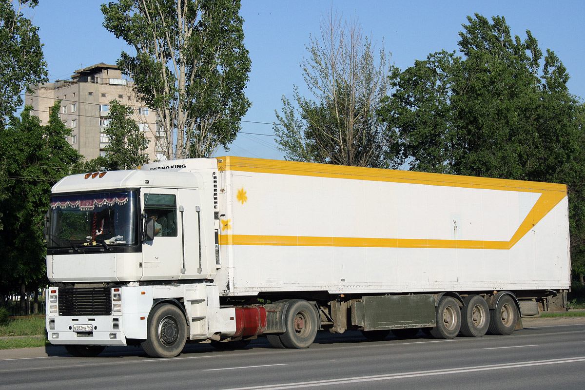 Ростовская область, № В 582 МН 161 — Renault Magnum AE ('1990)