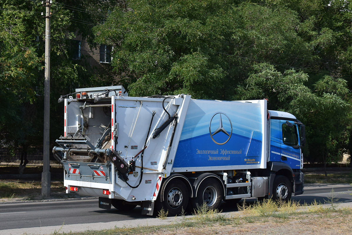 Волгоградская область, № М 017 ХВ 750 — Mercedes-Benz Actros ('2018) 2836