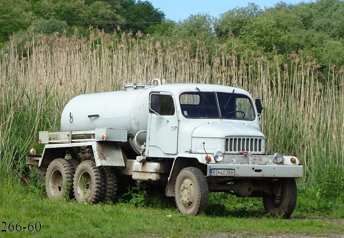 Словакия, № RS-403BK — Praga V3S