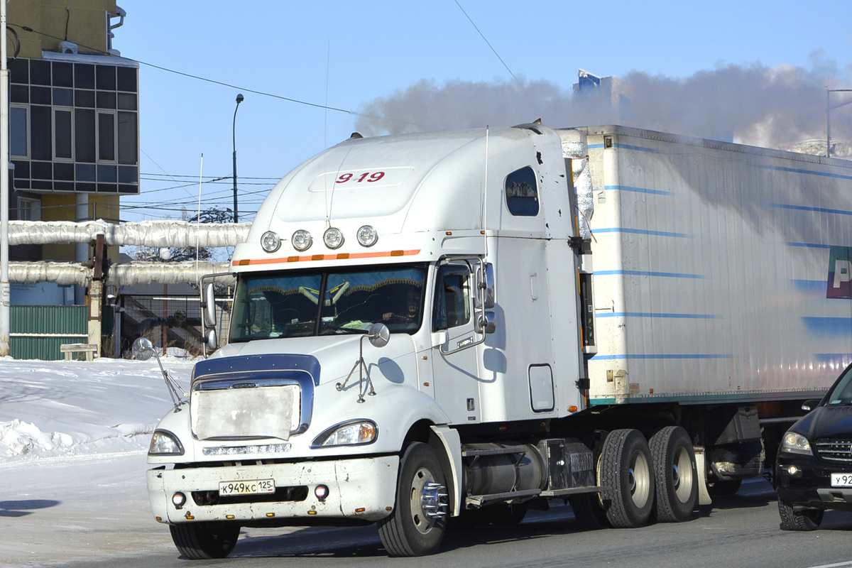 Приморский край, № К 949 КС 125 — Freightliner Columbia