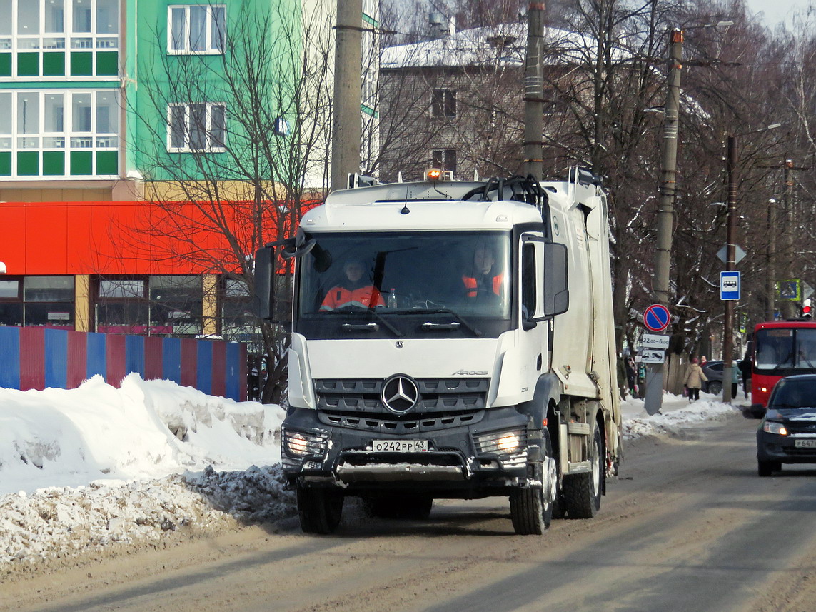 Кировская область, № О 242 РР 43 — Mercedes-Benz Arocs 2033 [Z9M]