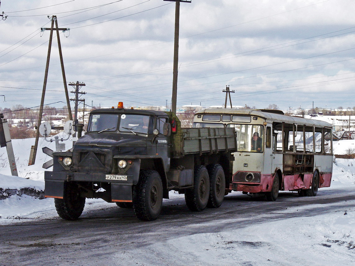 Кировская область, № Р 279 АХ 43 — Урал-375Н