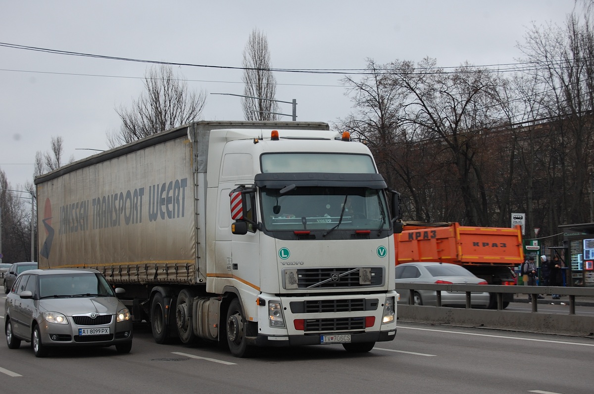 Словакия, № TV-706CS — Volvo ('2002) FH12.440