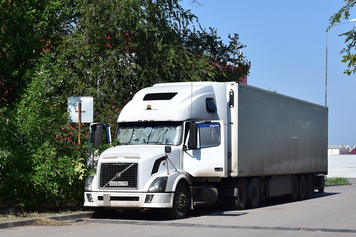 Кировская область, № В 003 АС 178 — Volvo VNL670