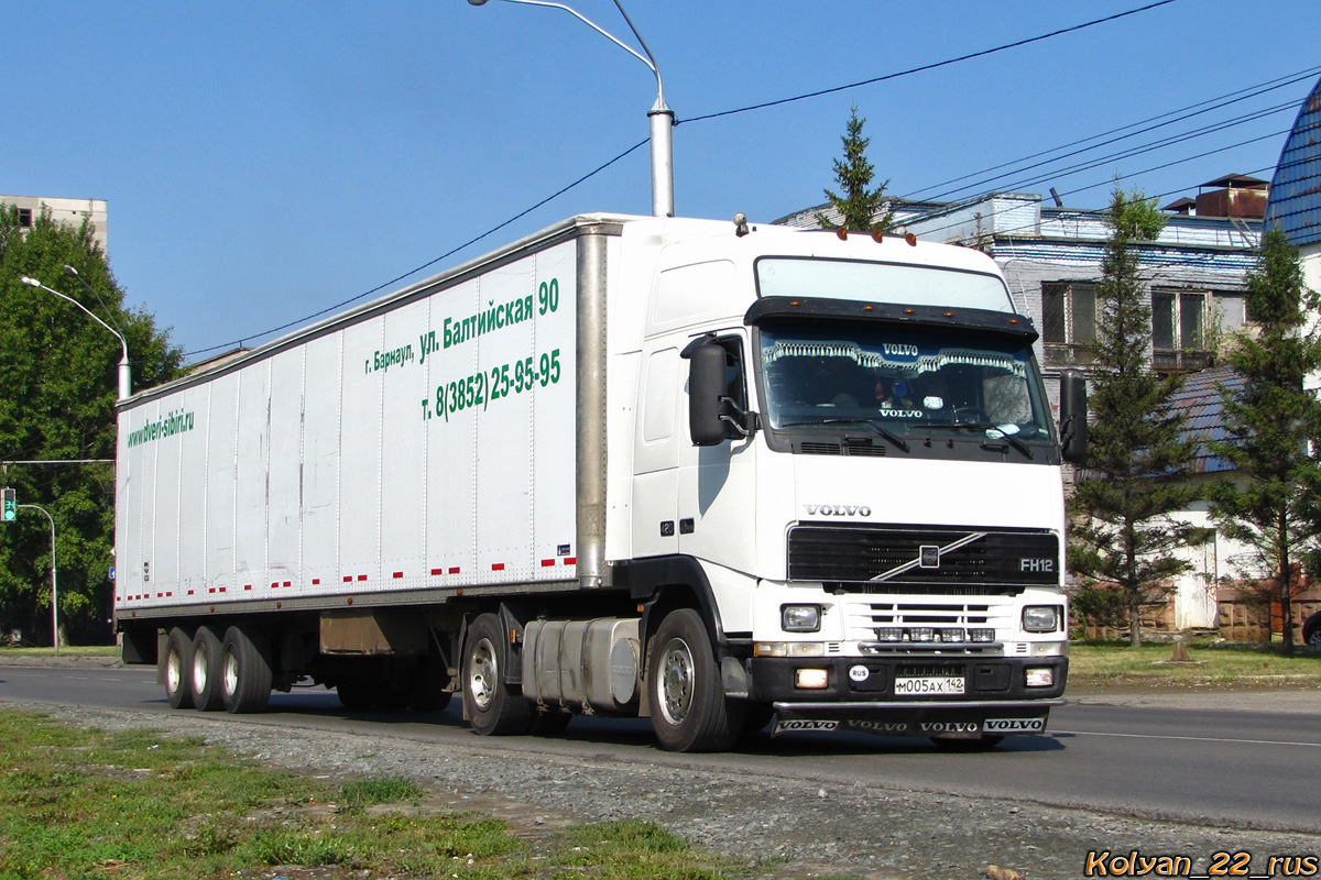 Алтайский край, № М 005 АХ 142 — Volvo ('1993) FH12.420