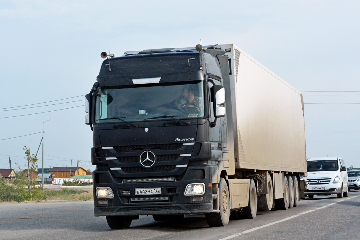 Краснодарский край, № В 442 МА 123 — Mercedes-Benz Actros ('2009) 1846