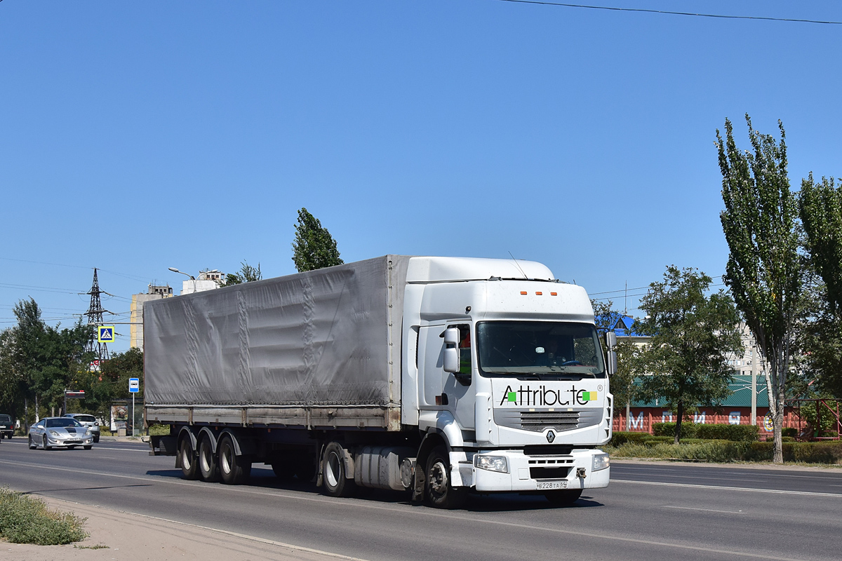 Саратовская область, № В 228 ТА 64 — Renault Premium ('2006)