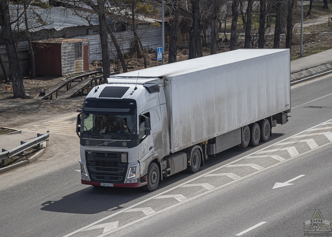 Туркестанская область, № 286 RBB 13 — Volvo ('2012) FH.460