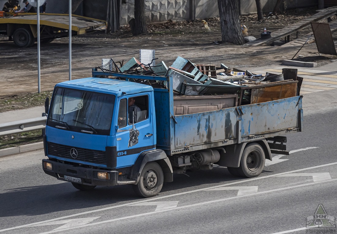 Алматинская область, № 422 UMY 05 — Mercedes-Benz LK 814