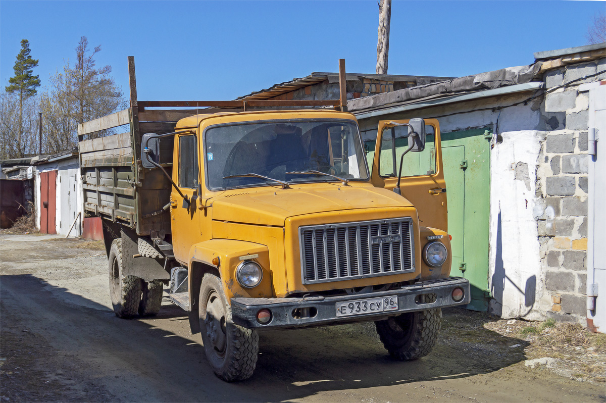 Свердловская область, № Е 933 СУ 96 — ГАЗ-3307