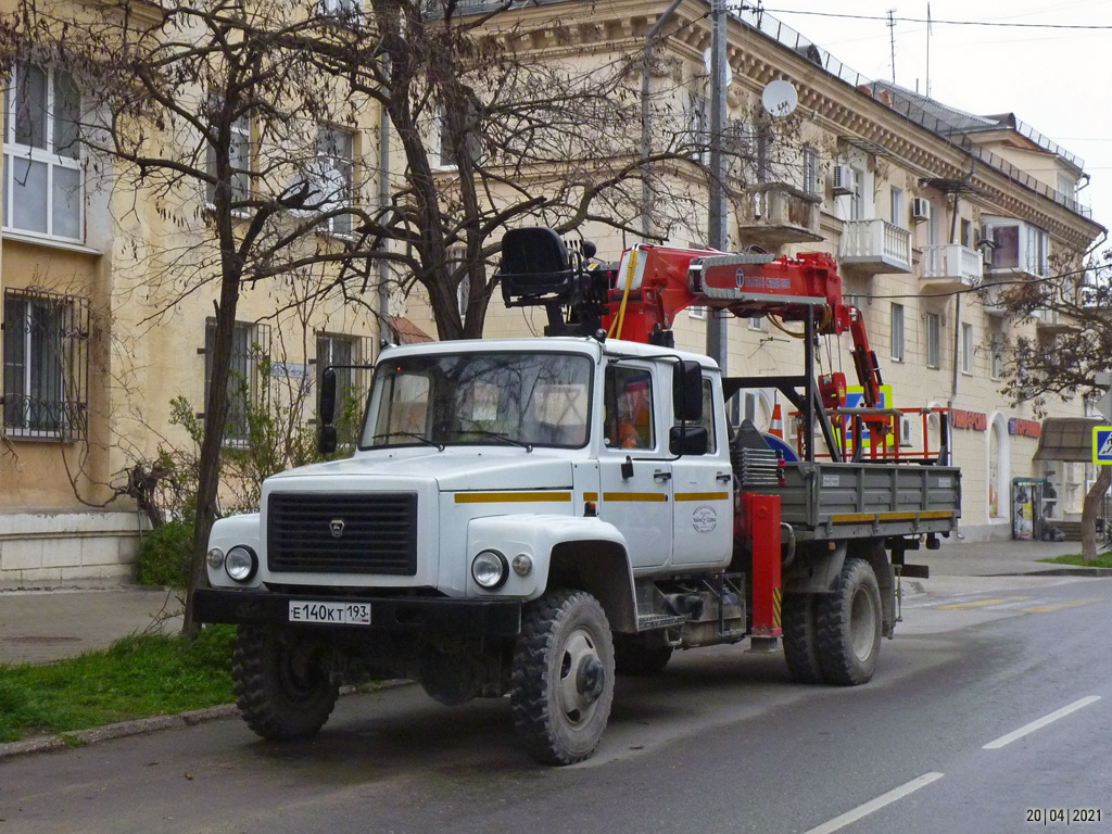 Крым, № Е 140 КТ 193 — ГАЗ-33086 «Земляк»