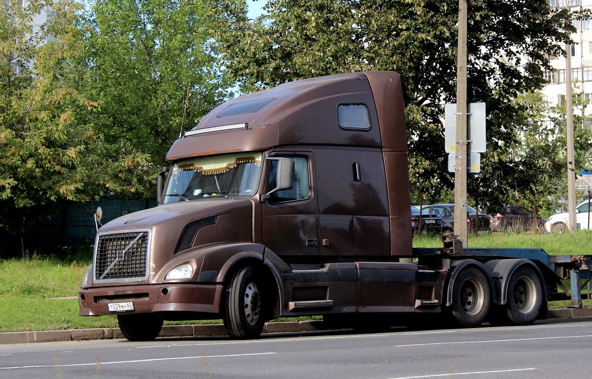 Псковская область, № Т 029 МУ 60 — Volvo VNL670