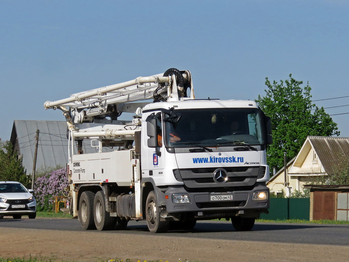 Кировская область, № О 700 ОМ 43 — Mercedes-Benz Actros ('2003) 2636