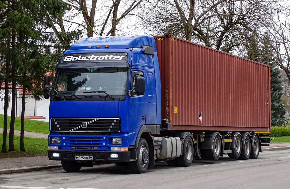 Псковская область, № М 025 ЕН 60 — Volvo ('1993) FH12.420