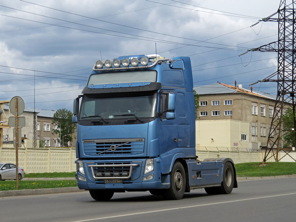 Кировская область, № О 300 ОХ 43 — Volvo ('2008) FH16.700