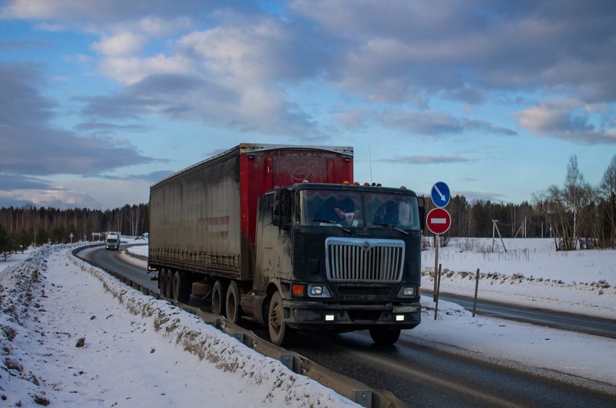 Челябинская область, № Е 730 НР 174 — International 9800i