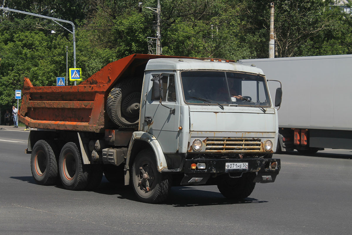 Московская область, № В 071 НЕ 50 — КамАЗ-55111-02 [55111C]