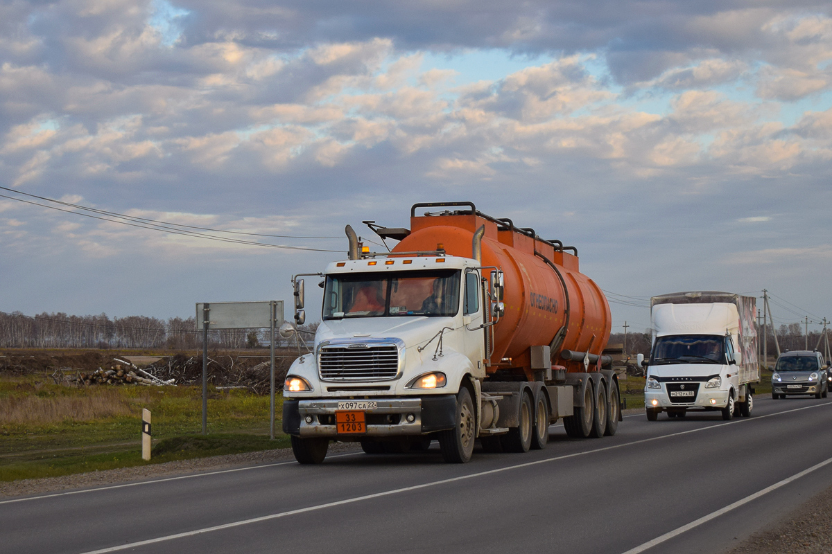 Алтайский край, № Х 097 СА 22 — Freightliner Columbia