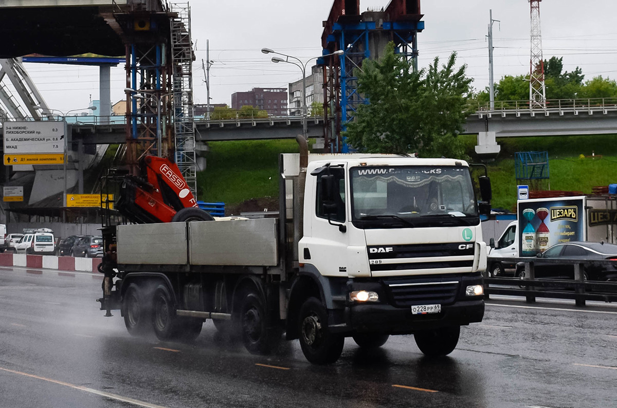 Московская область, № О 228 РР 69 — DAF CF85 FAD