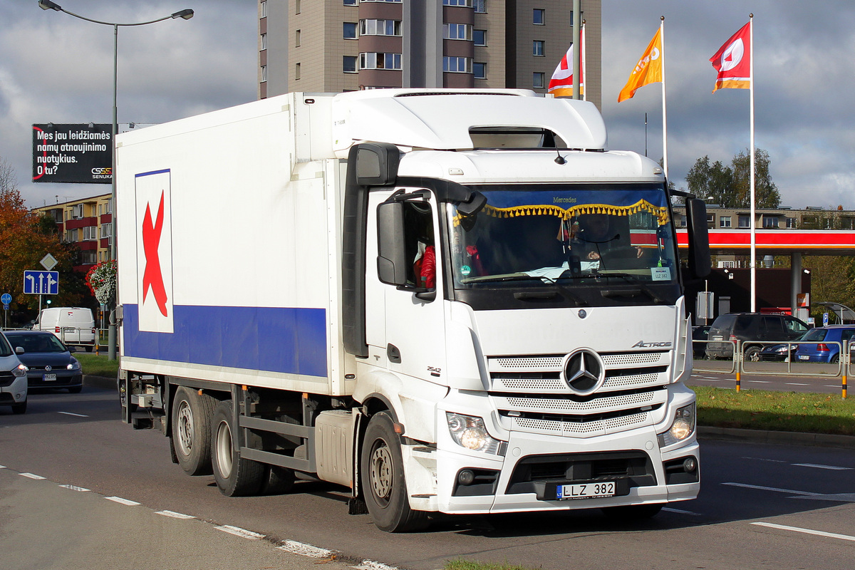 Литва, № LLZ 382 — Mercedes-Benz Actros ('2011) 2542