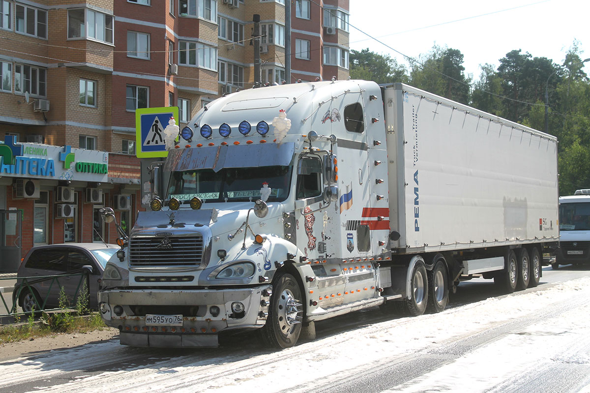 Ярославская область, № М 595 УО 76 — Freightliner Columbia