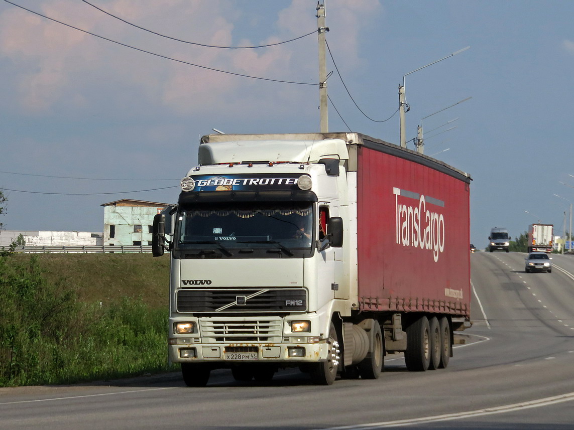 Кировская область, № Х 228 РМ 43 — Volvo ('1993) FH-Series