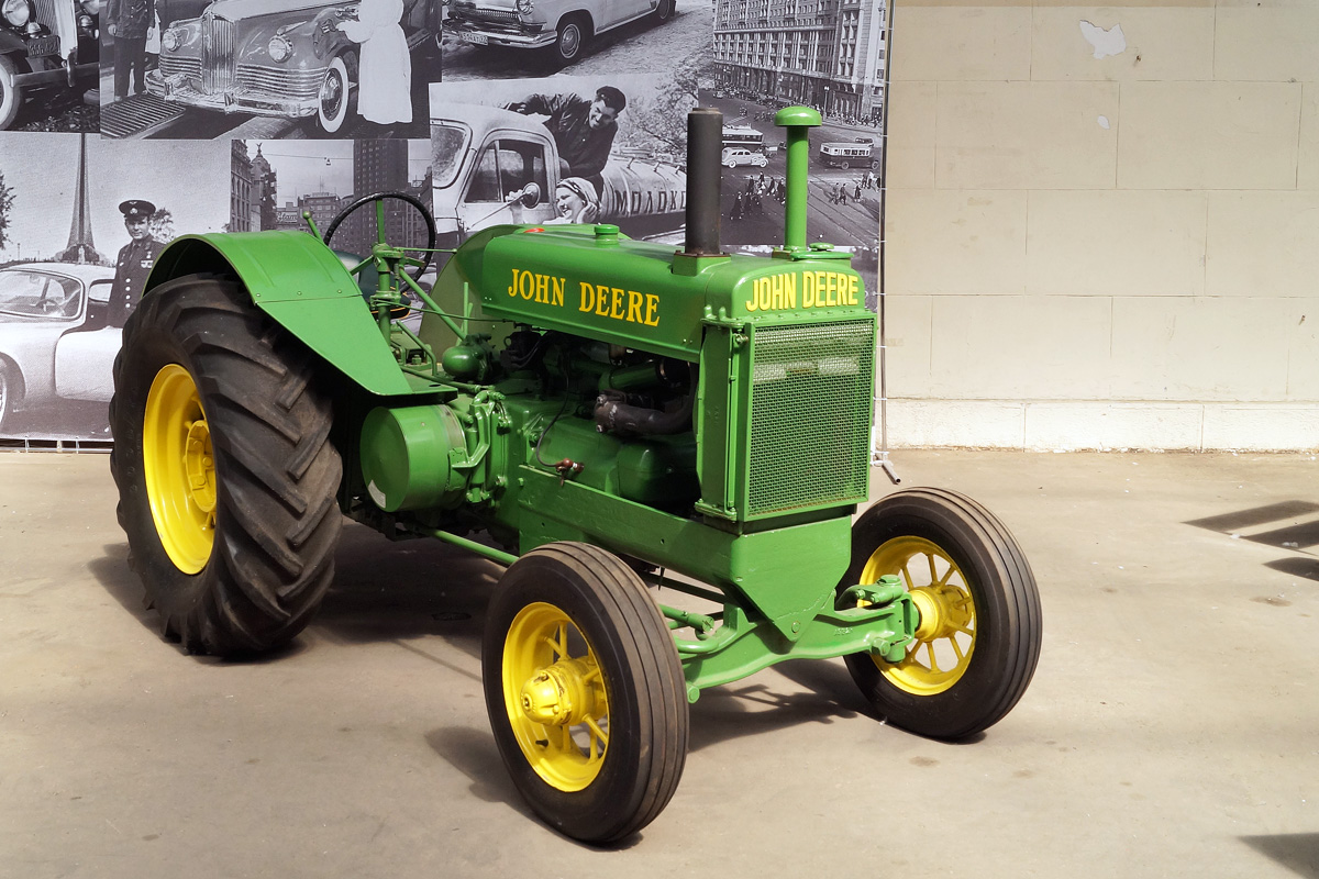 Москва, № (77) Б/Н СТ 0003 — John Deere (общая модель)