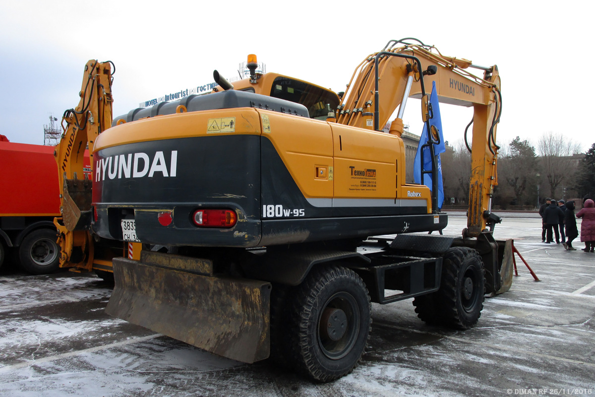 Волгоградская область, № 3835 СН 34 — Hyundai R180W