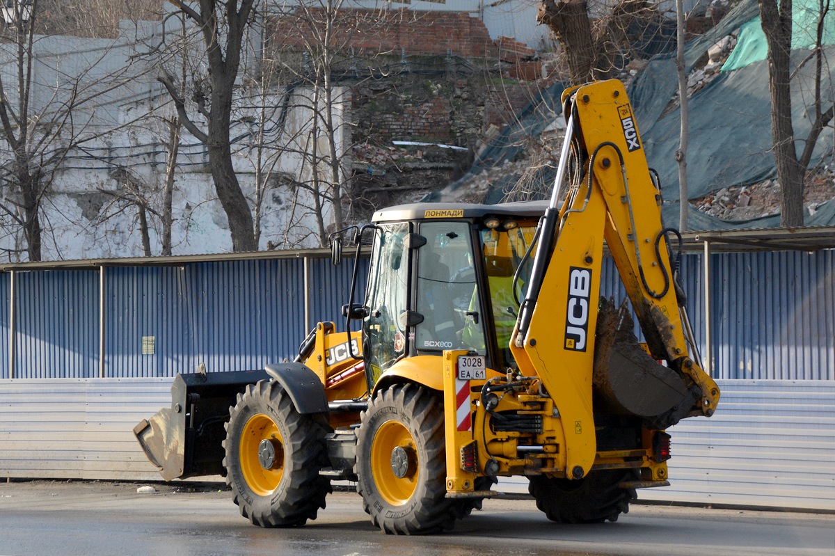 Ростовская область, № 3028 ЕА 61 — JCB 5CX