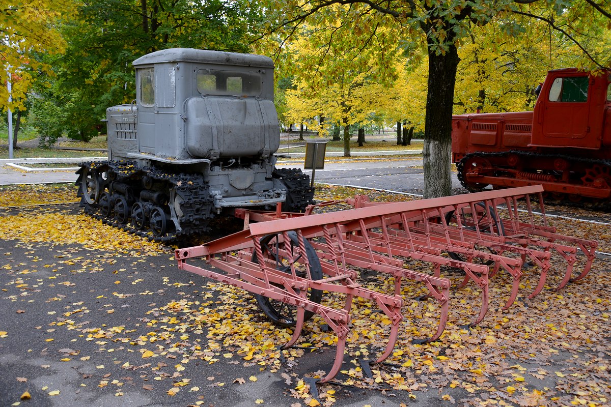 Саратовская область, № (64) Б/Н СТ 0013 — Т-74 (АТЗ); Техника на постаментах, памятники (Саратовская область)