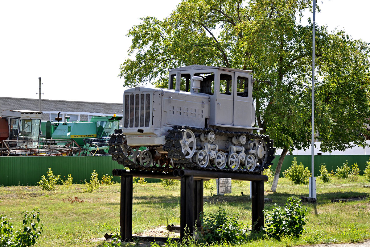 Алтайский край, № (22) Б/Н СТ 0076 — ДТ-54 (АТЗ); Алтайский край — Спецтехника на постаментах; Техника на постаментах, памятники (Алтайский край)