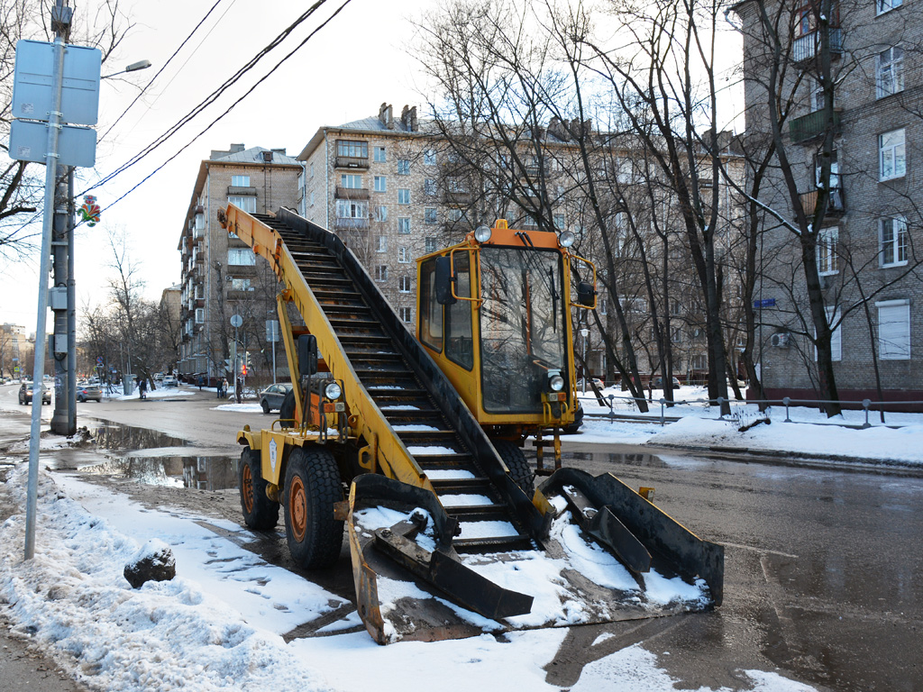 Москва, № (77) Б/Н СТ 0009 — Амкодор-37