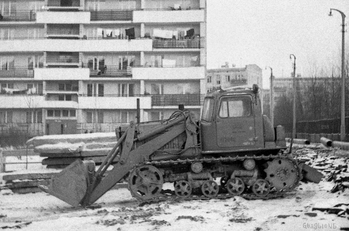 Москва, № (77) Б/Н СТ 0040 — ДТ-75М (ВгТЗ); Москва — Исторические фотографии (Спецтехника)