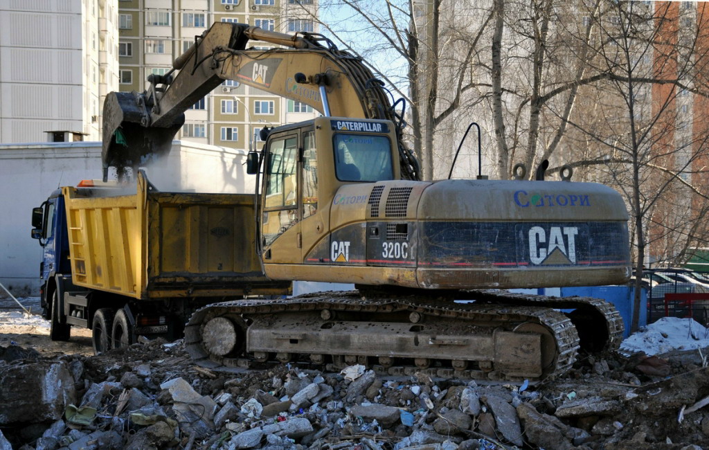 Москва, № 5185 АТ 77 — Caterpillar 320