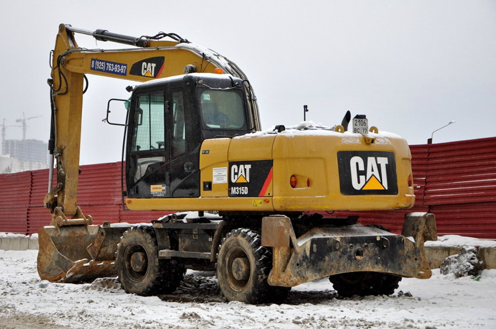 Москва, № 2106 ВС 77 — Caterpillar M315