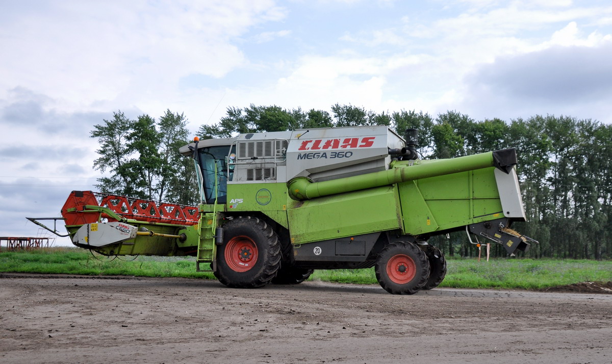 Рязанская область, № 4272 РХ 62 — Claas Mega 360