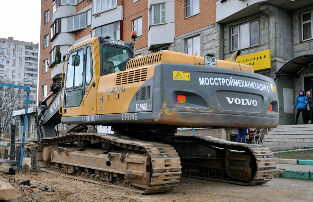 Москва, № 7600 ВЕ 77 — Volvo EC290