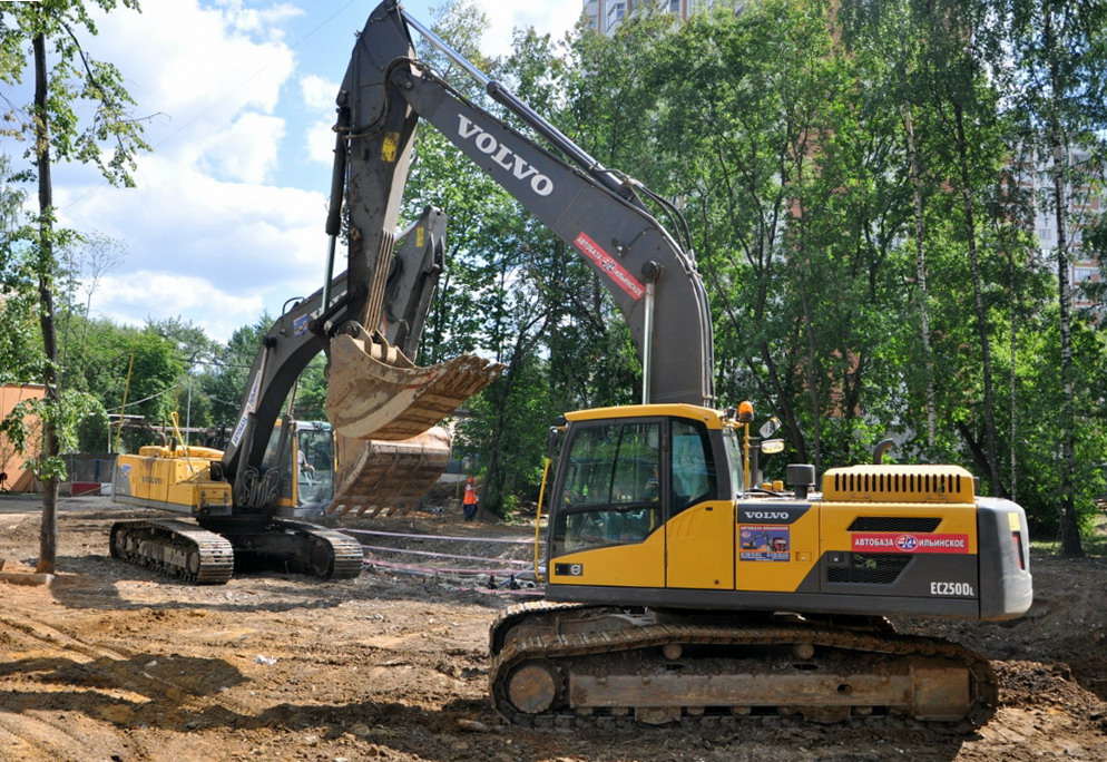 Москва, № (77) Б/Н СТ 0056 — Volvo EC250