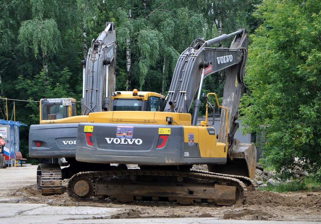 Москва, № (77) Б/Н СТ 0056 — Volvo EC250