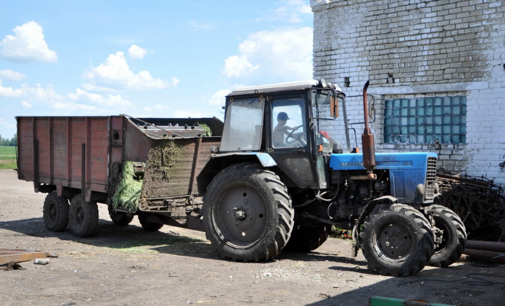 Рязанская область, № (62) Б/Н СТ 0150 — Беларус-82.1; Прицепы сельскохозяйственные — Кормораздатчики (общая)