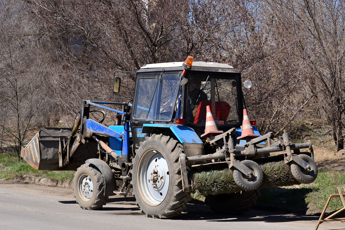 Волгоградская область, № 9537 ВН 34 — Беларус-82.1