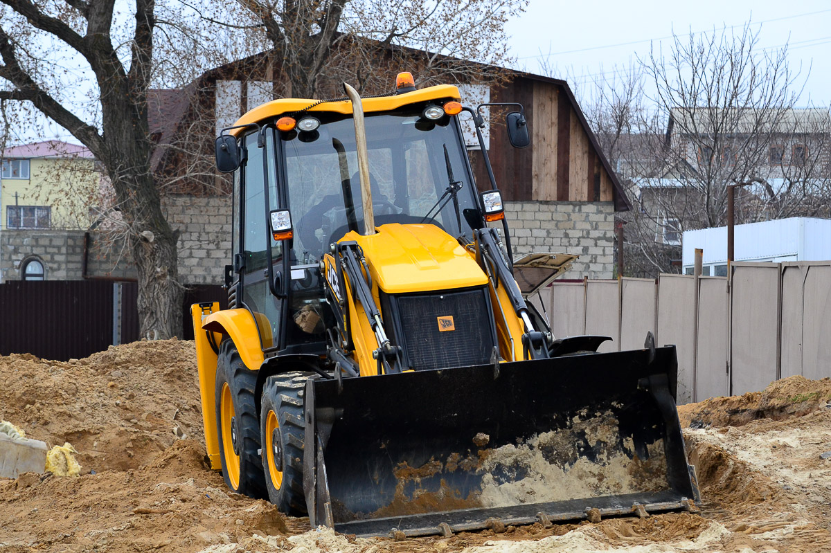 Волгоградская область, № 8126 ВЕ 34 — JCB 3CX