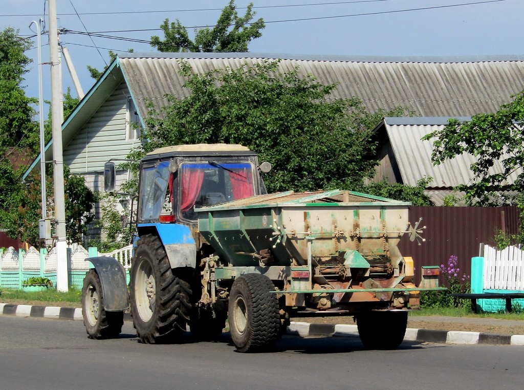 Могилёвская область, № 1489 — Беларус-1025.2; Прицепы сельскохозяйственные — Разбрасыватели твёрдых удобрений (общая)