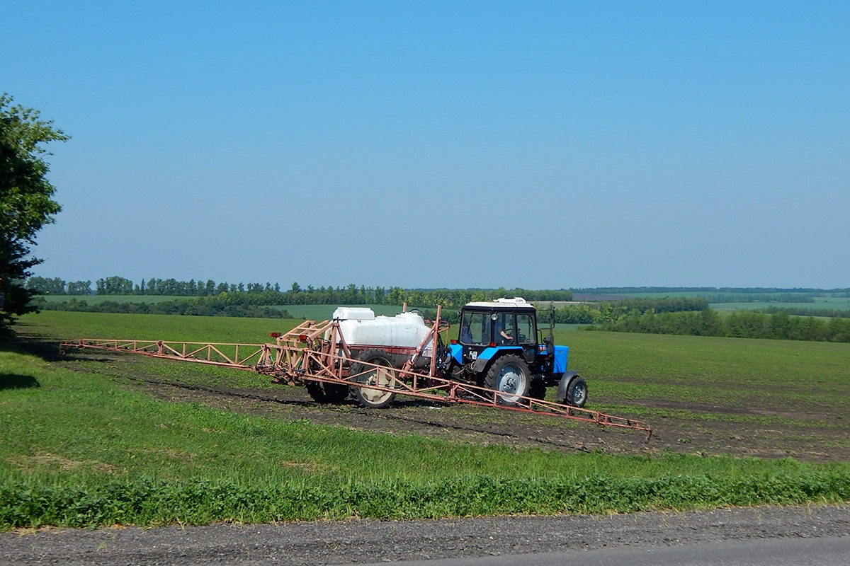 Белгородская область, № 3393 А* 36 — Беларус-82.1; Прицепы сельскохозяйственные — Опрыскиватели прицепные (общая)